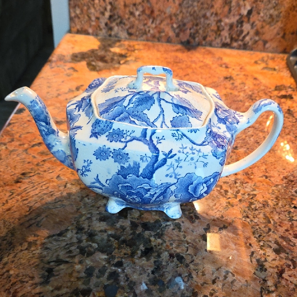 Antique English Chippendale-Johnson Bros. England Teapot